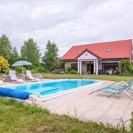Atmospheric With A Swimming Pool Feriehus