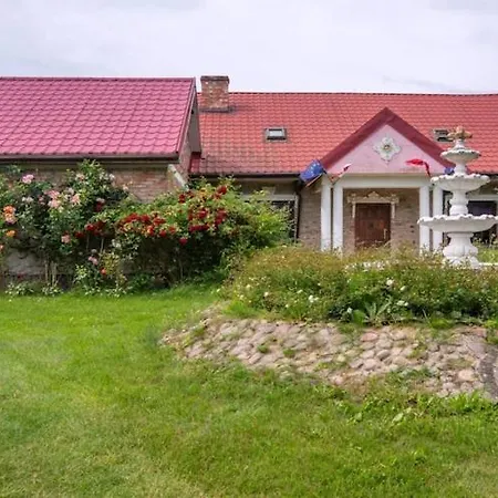 Atmospheric With A Swimming Pool Holiday home *