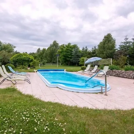 Atmospheric With A Swimming Pool Feriehus *