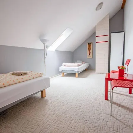 Atmospheric With A Swimming Pool Feriehus