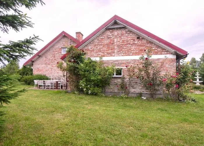 Atmospheric With A Swimming Pool Holiday home Krzemienna (West Pomeranian)